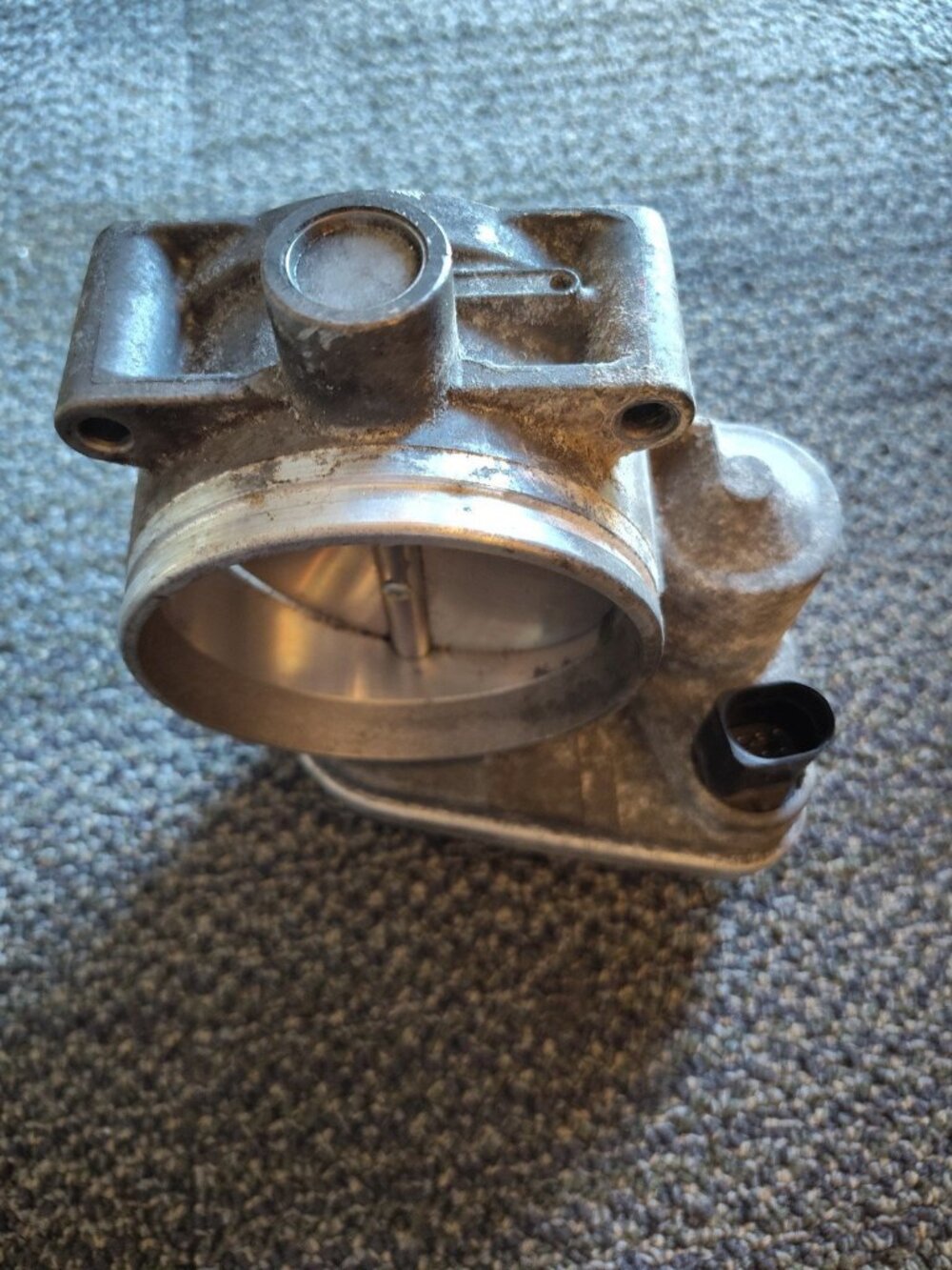 OEM 2007 BMW X5 4.8L Throttle Body Valve Assembly 95K 13547535308 - Picture 3 of 6